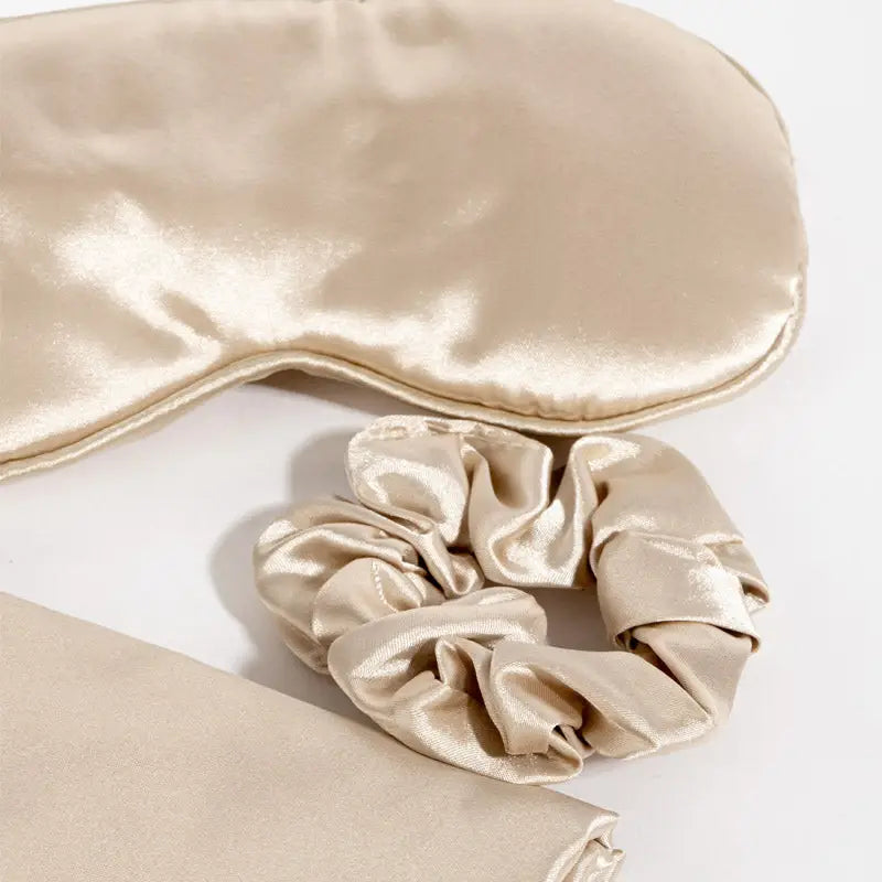 Set de masque - taie d’oreiller et chouchou en satin couleur champagne
